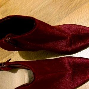 Size 9 may have worn them 2x